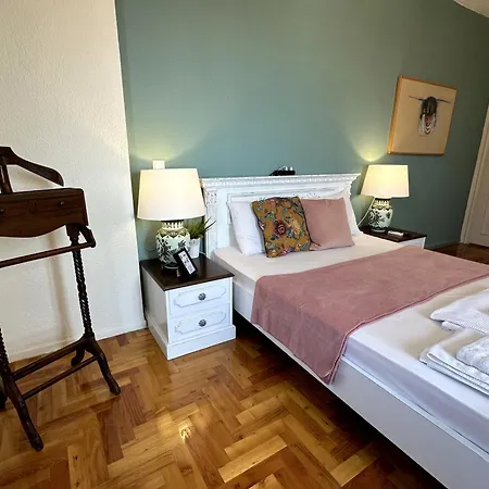 Pensión 7pockethouse 4*